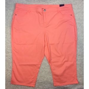 🦊NWT Lane Bryant bright coral capris size 26